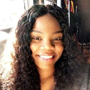 Meet your Posher, Leslie